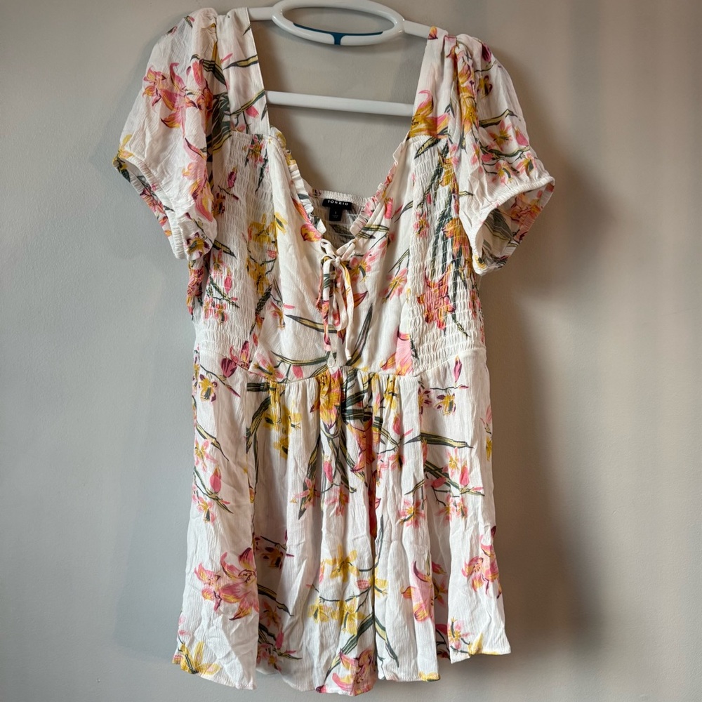 Torid White Floral Short Sleeve Crinkle Gauze Babydoll Blouse NWT Size 1X